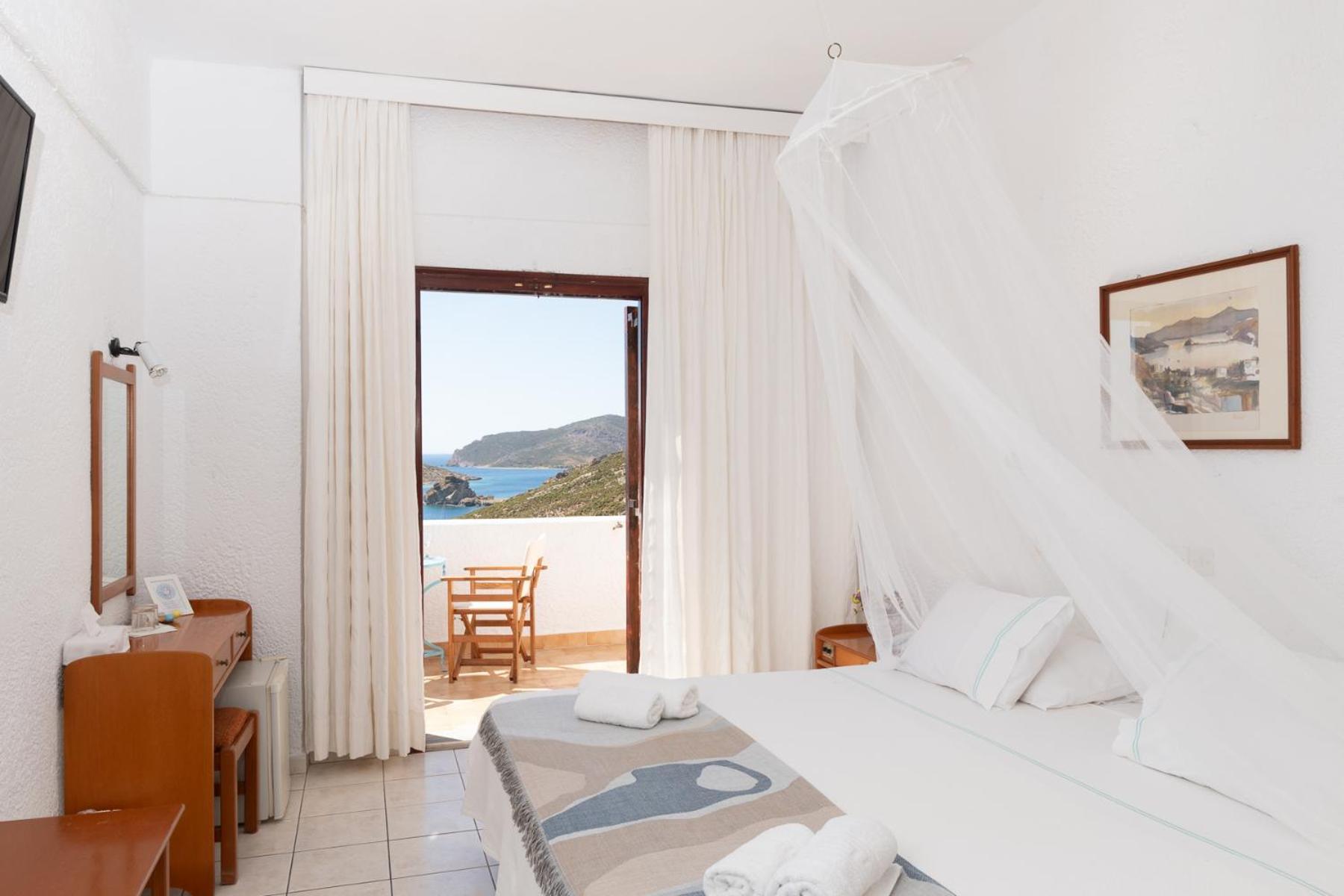 Golden Sun Hotel Patmos Exteriör bild